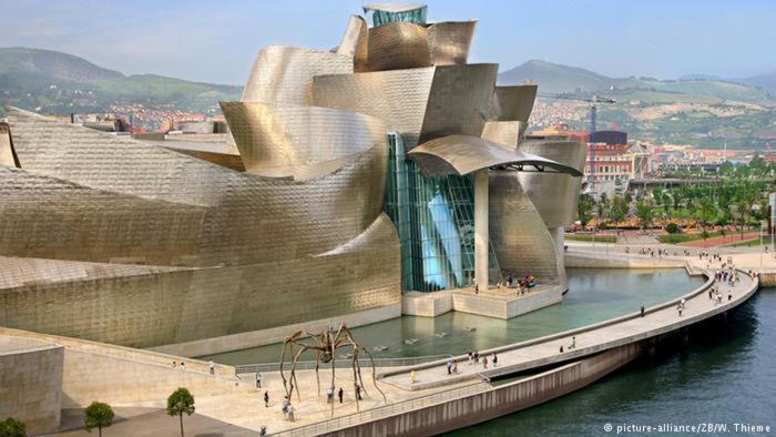 Lux Cityhall + Parking Bilbao Buitenkant foto